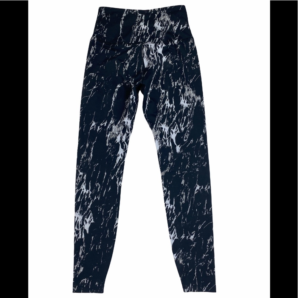 Beyond Yoga Olympus Legging in Black Marble Size M